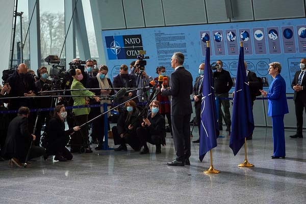 Novedades en la RED, Nº 848: Escalada en Ucrania. Declaraciones del secretario general de la OTAN, Jens Stoltenberg, antes de las rondas de reuniones de los ministros de Defensa de la OTAN. Foto: NATO (CC BY-NC-ND 2.0)