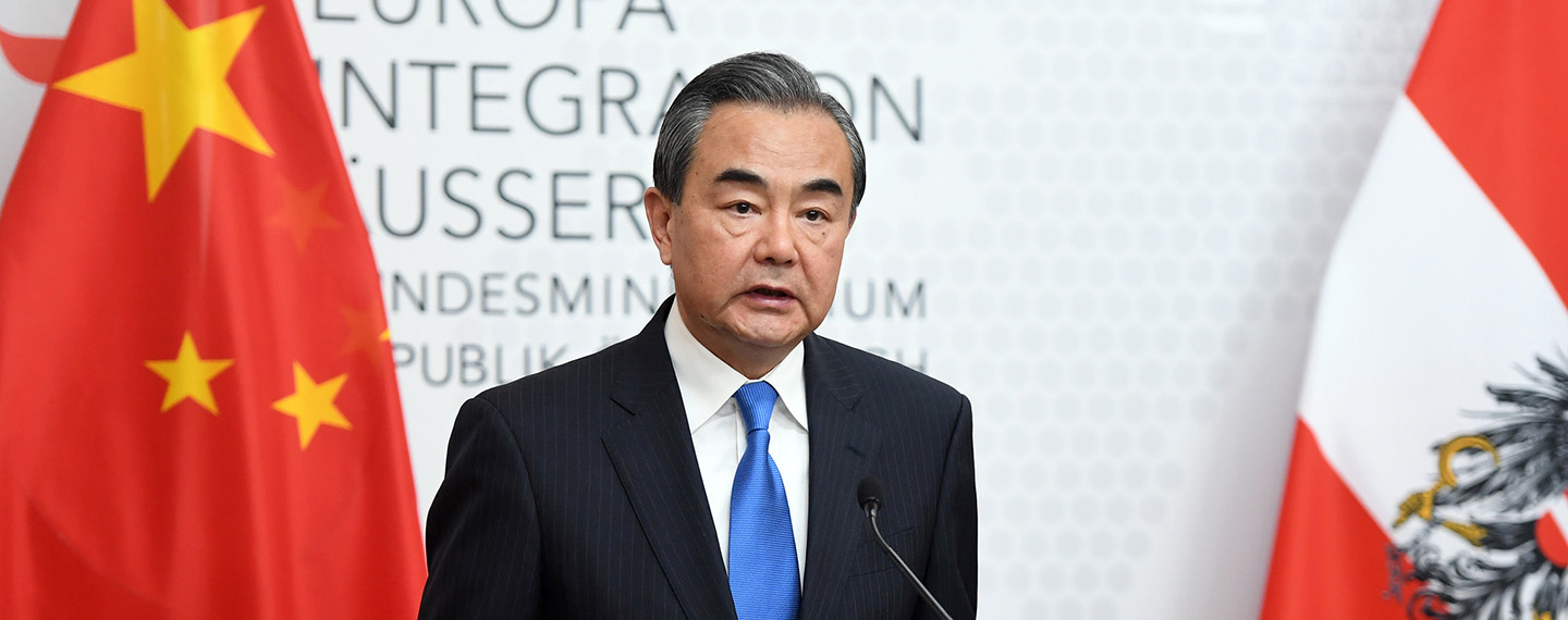 Algunas incongruencias de la posición china en Ucrania . El ministro de asuntos exteriores chino Wang Yi visita Viena.