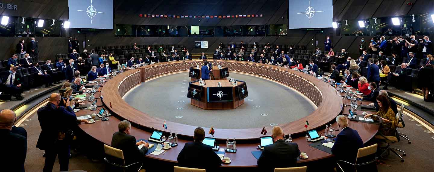 Los ministros de Defensa de la OTAN debaten sobre Rusia, Ucrania y la seguridad nuclear en Bruselas (febrero de 2022). Foto: NATO