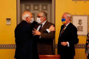 Borrell, director y presidente Elcano