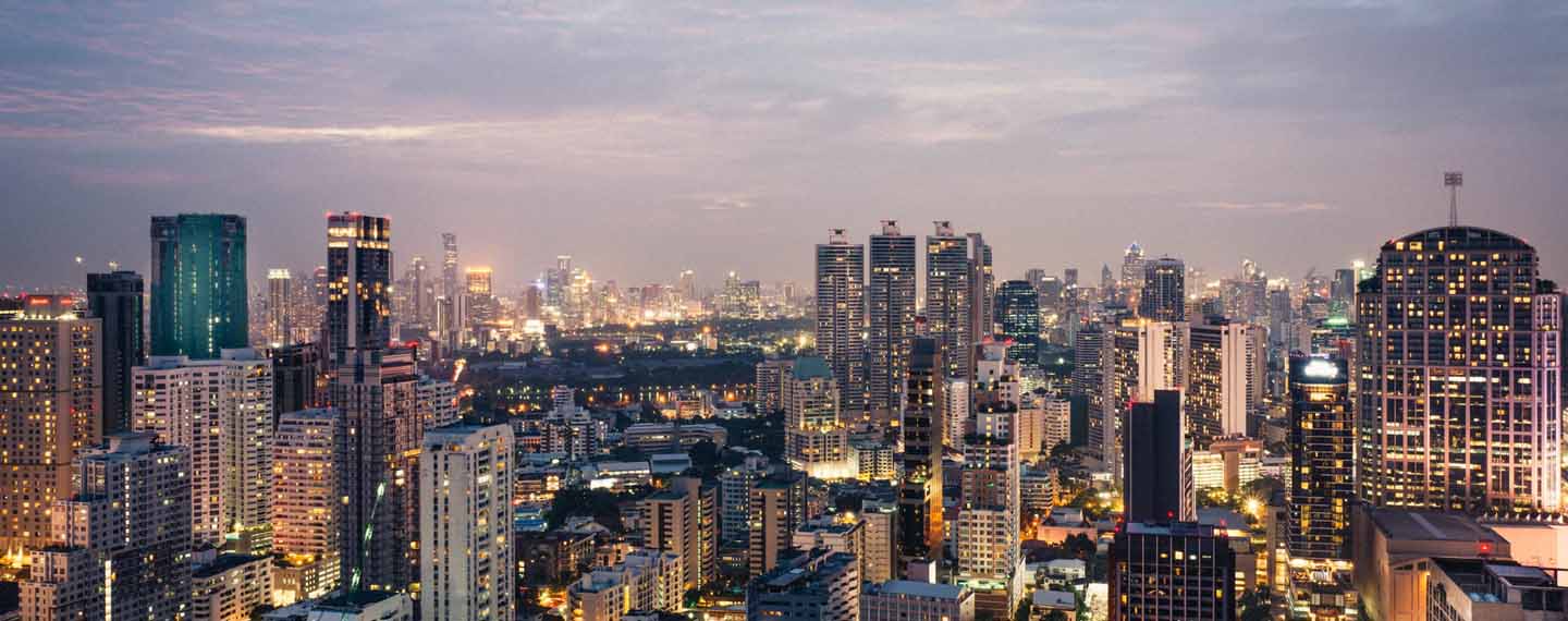 Paisaje urbano del centro de Bangkok (Tailandia), una de las mega ciudades de Asia