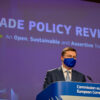 Valdis Dombrovskis, Comisario de Comercio y vicepresidente de la Comisión Europea, durante la rueda de prensa de presentación de la nueva política comercial (2021)
